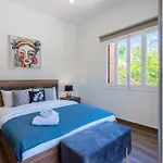Apartment Aura 2-bedroom In *