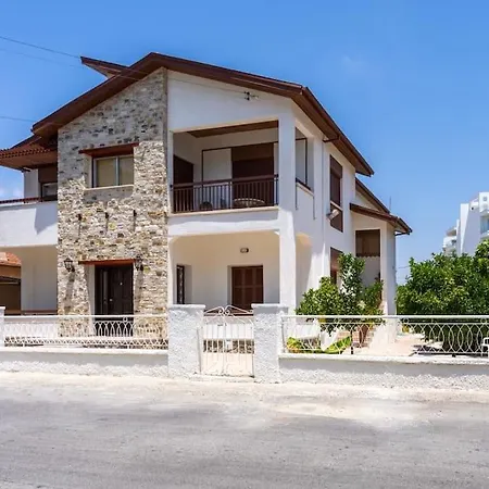 Aura 2-bedroom In * Larnaca