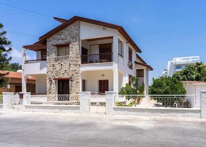 Aura 2-bedroom In * Larnaca